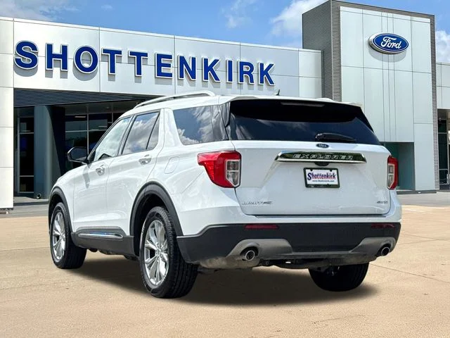 Used 2023 White Ford Limited image 6