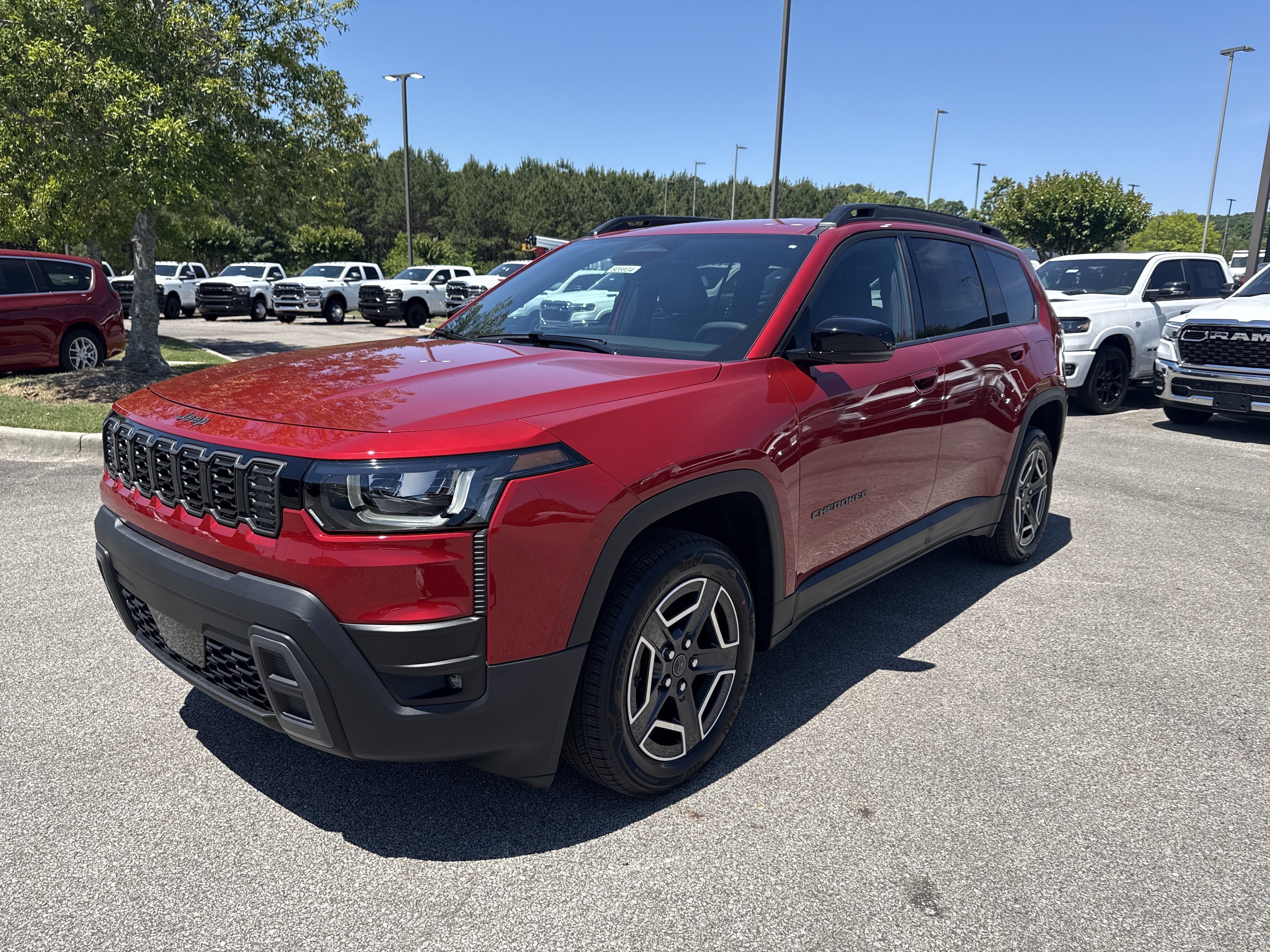 New 2026 Red Hot Pearl-Coat Exterior Paint Jeep Limited image 4
