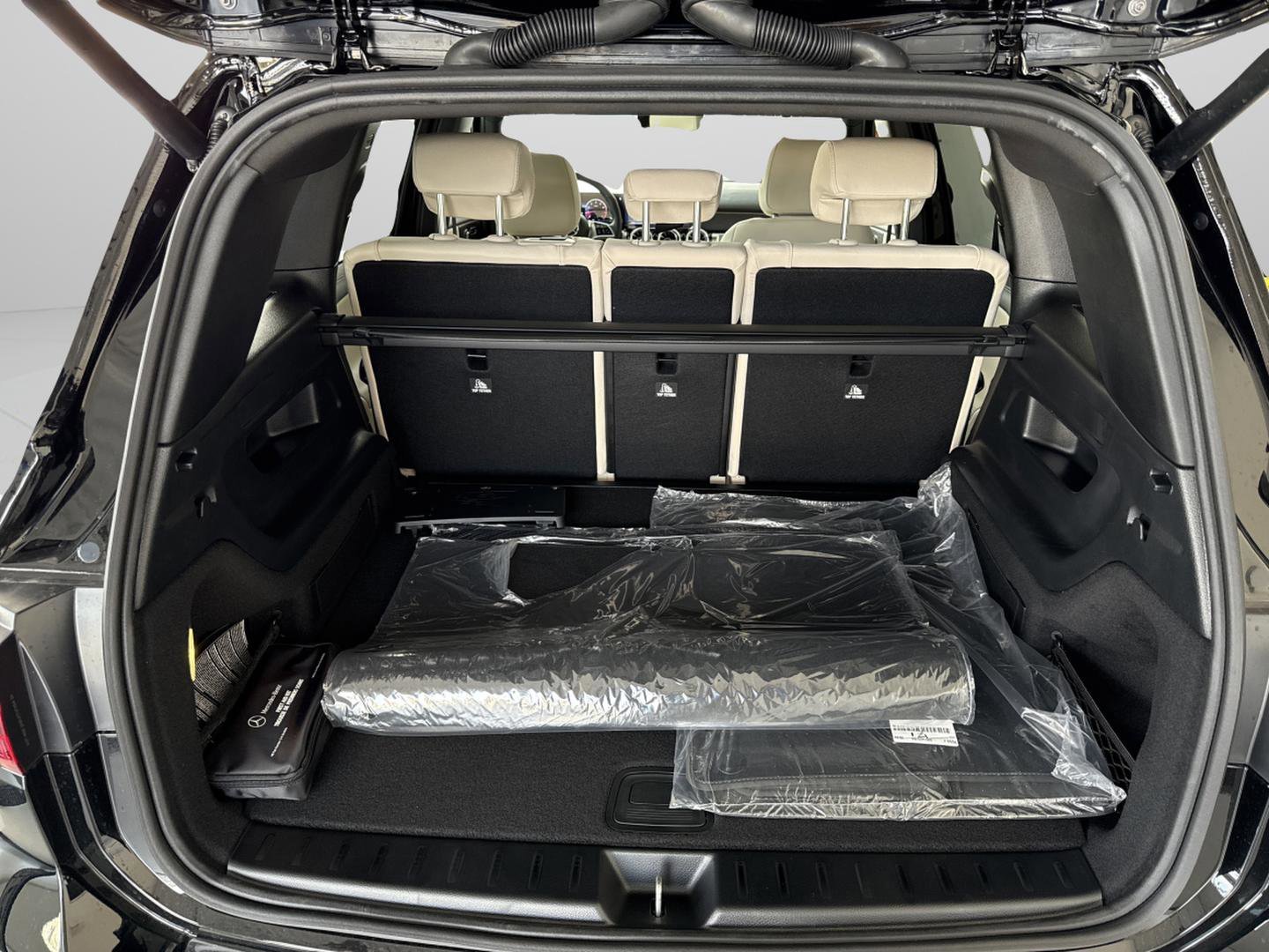 New 2026 Night Black Mercedes-Benz GLB 250 image 12