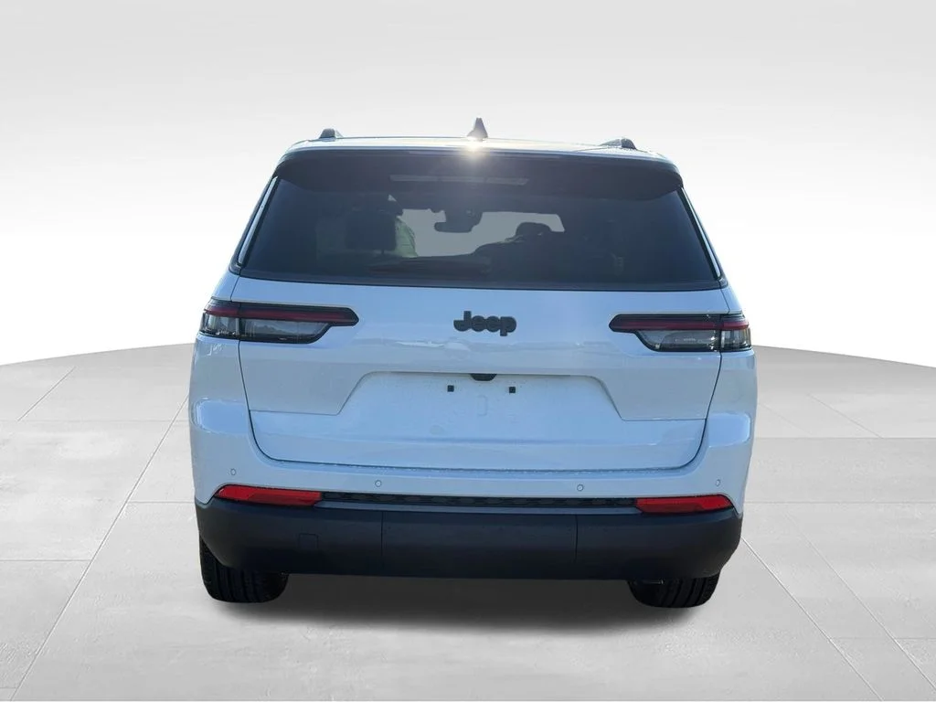 New 2026 Bright White Clear-Coat Exterior Paint Jeep Limited image 27