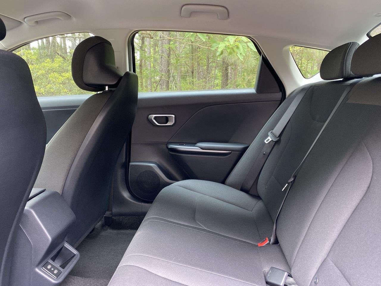 New 2026 Snow White Pearl Kia LXS image 19