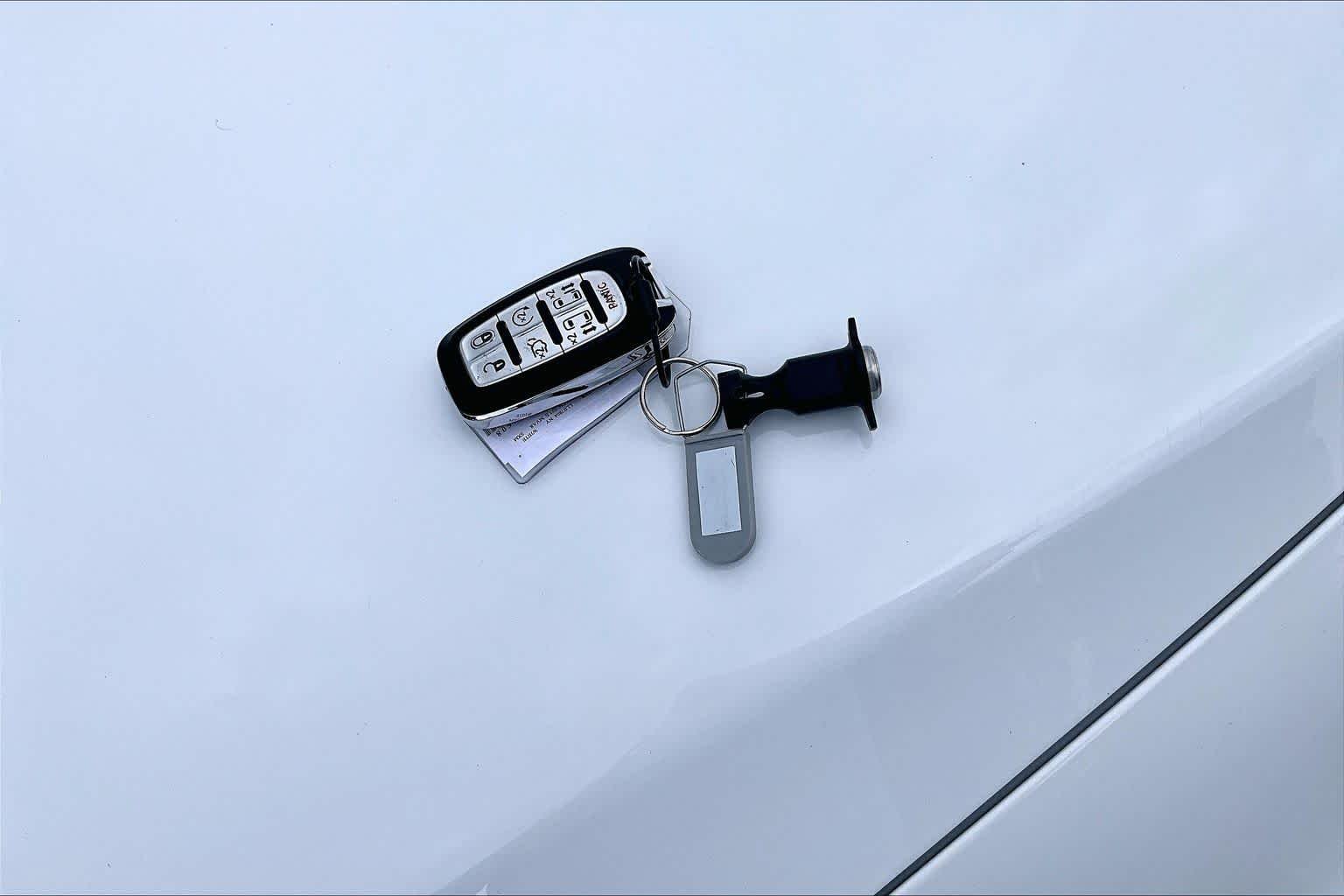 Used 2024 Bright White Clearcoat Chrysler Hybrid Select image 15