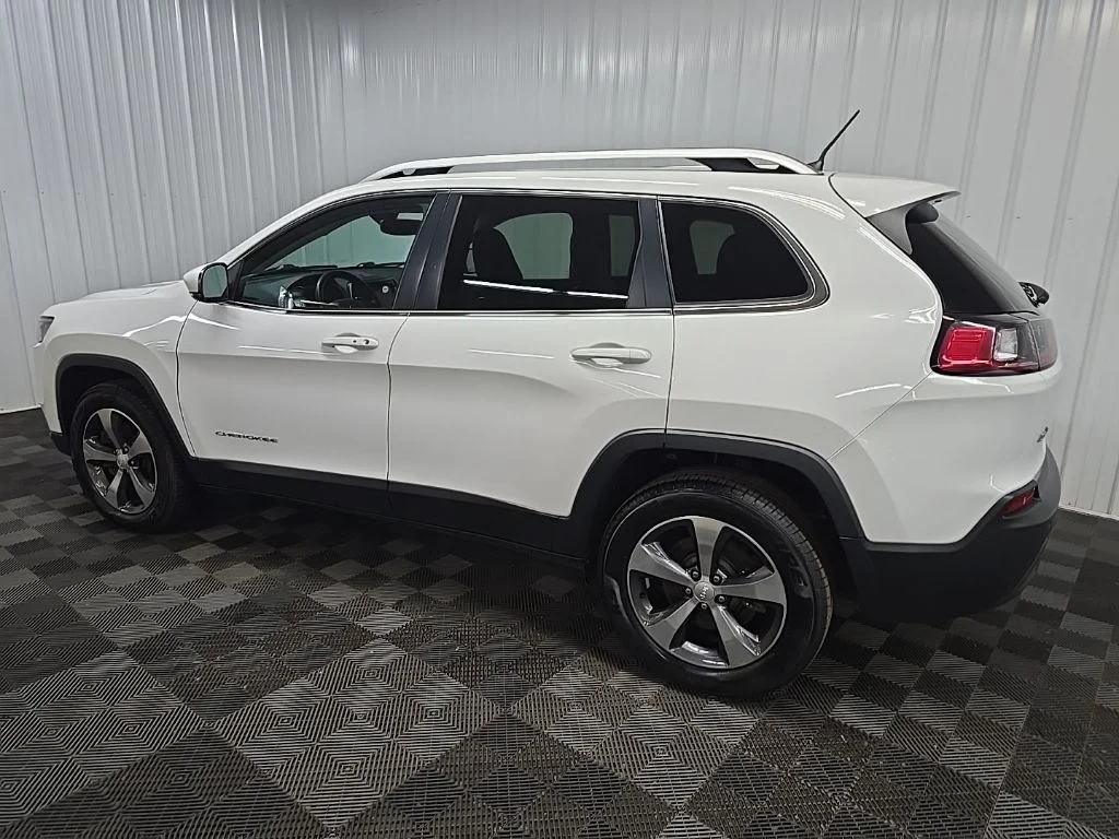 Used 2020 White Jeep Limited image 4