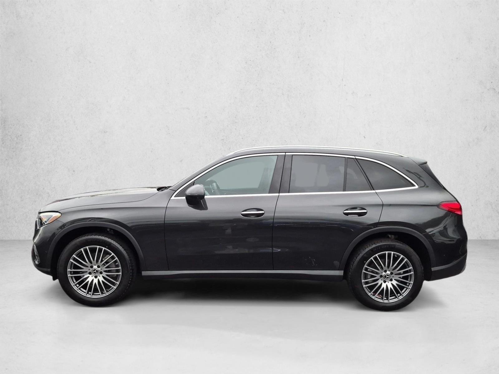 Used 2026 Graphite Grey Metallic Mercedes-Benz GLC 300 image 9