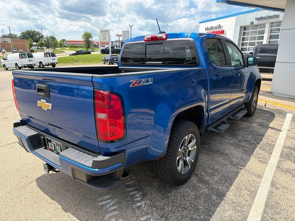Certified Used 2018 Blue Chevrolet Z71 image 4