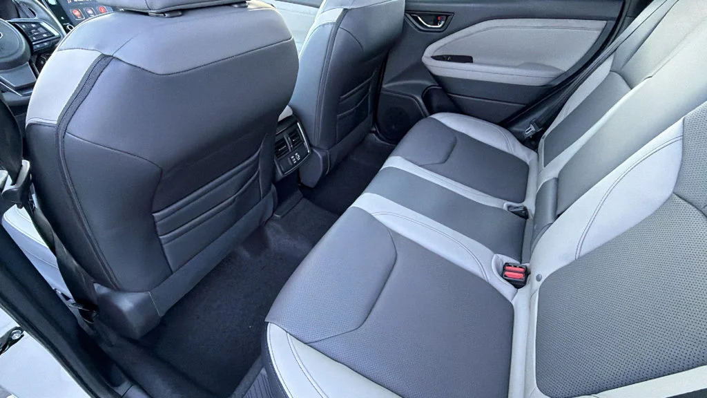 Used 2026 Crystal White Pearl Subaru Limited image 24