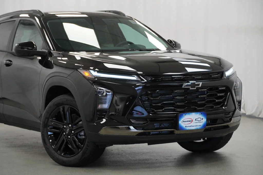 New 2026 Mosaic Black Metallic Chevrolet ACTIV image 7