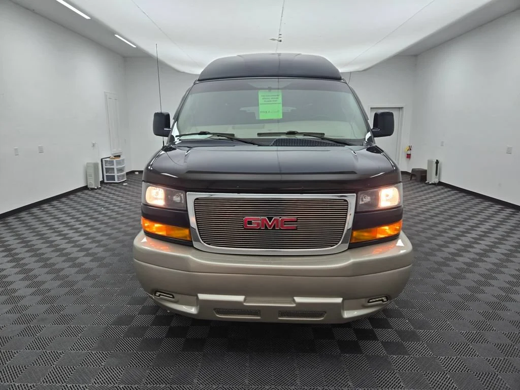 Used 2023 Special Exterior Color GMC Work Van image 12