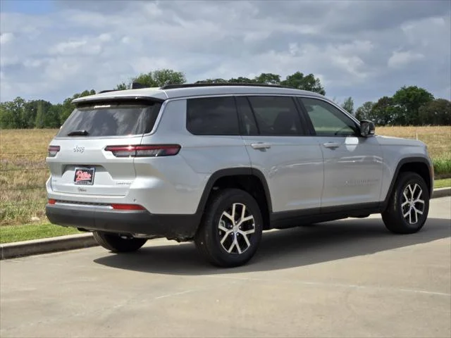New 2025 Silver Zynith Exterior Paint Jeep Limited image 15