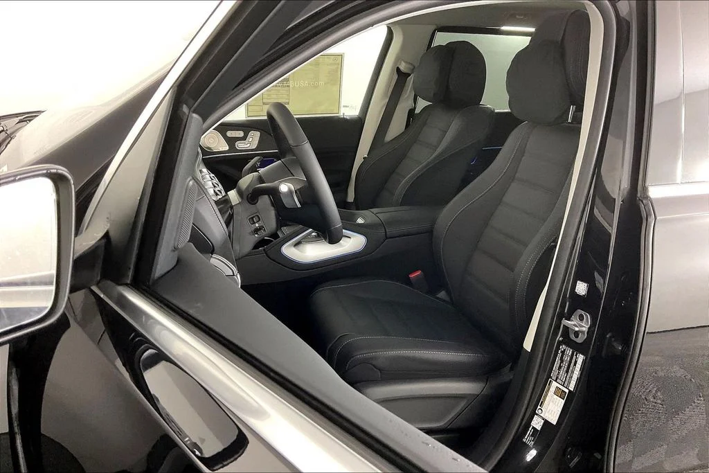 New 2026 Black Mercedes-Benz GLS 450 image 9