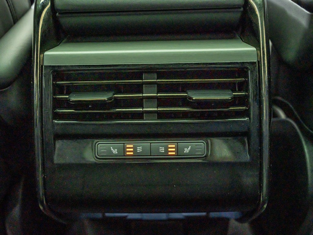 Used 2024 Black Land Rover Dynamic SE image 40