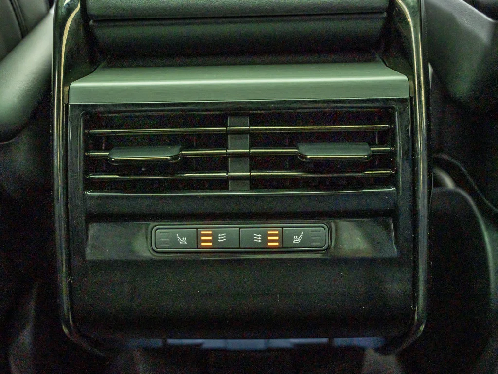 Used 2024 Black Land Rover Dynamic SE image 40