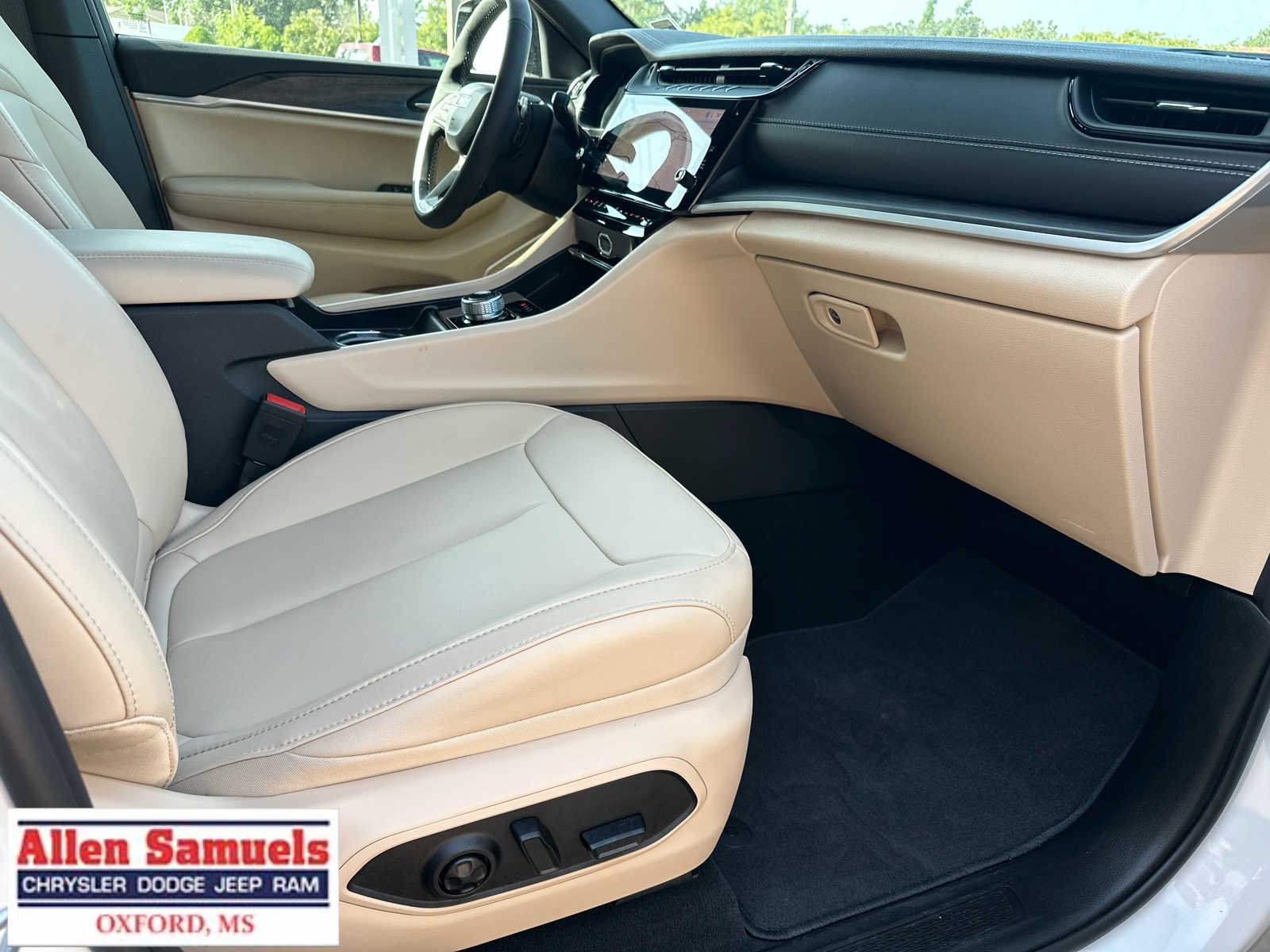 Used 2026 Bright White Clearcoat Jeep Limited image 41