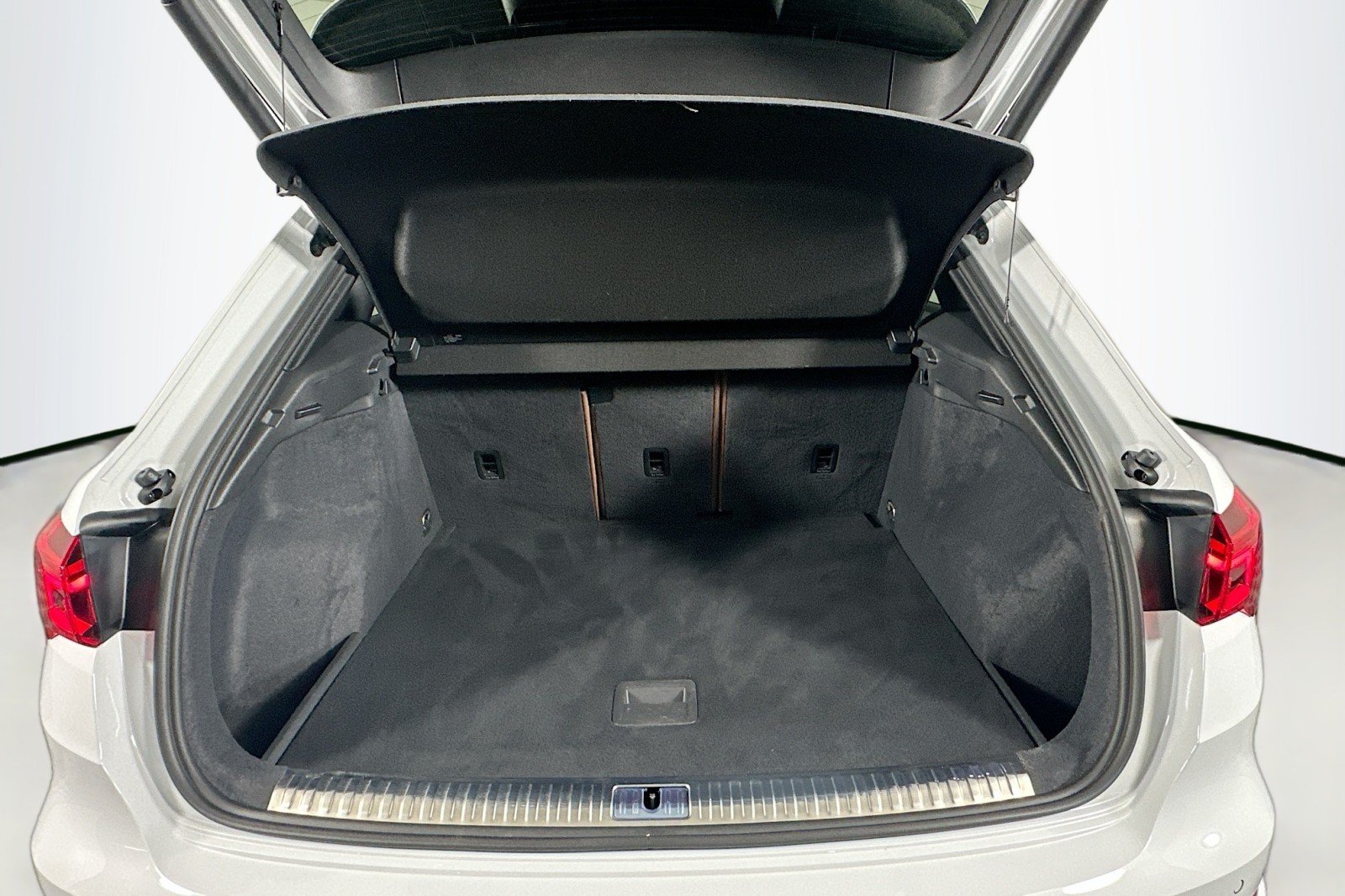 Used 2023 Glacier White Metallic Audi S line Premium image 21