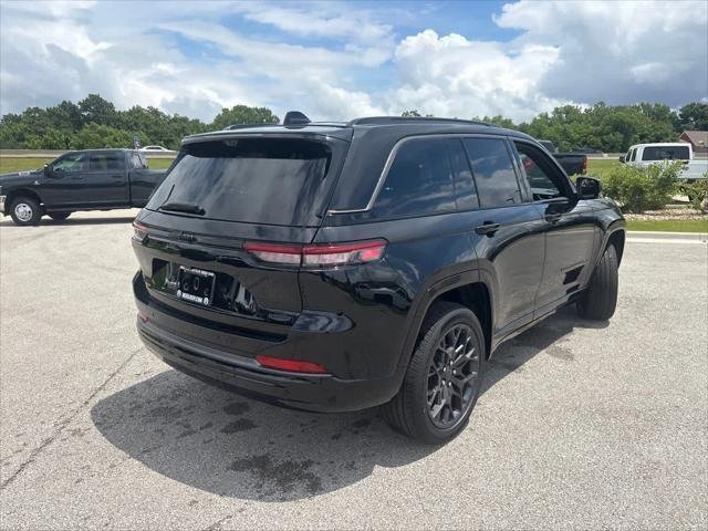 New 2026 Diamond Black Crystal Pearl-Coat Exterior Paint Jeep Summit image 10