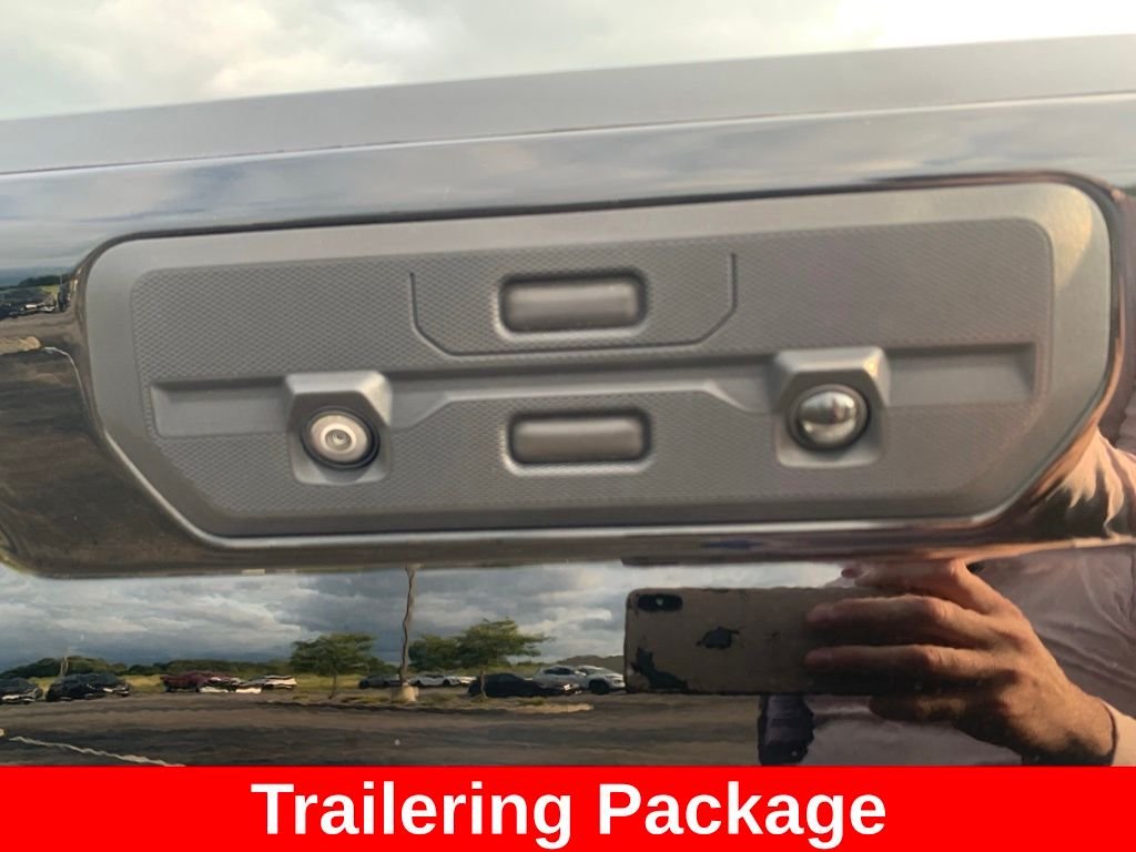 Used 2022 Black GMC AT4 image 10