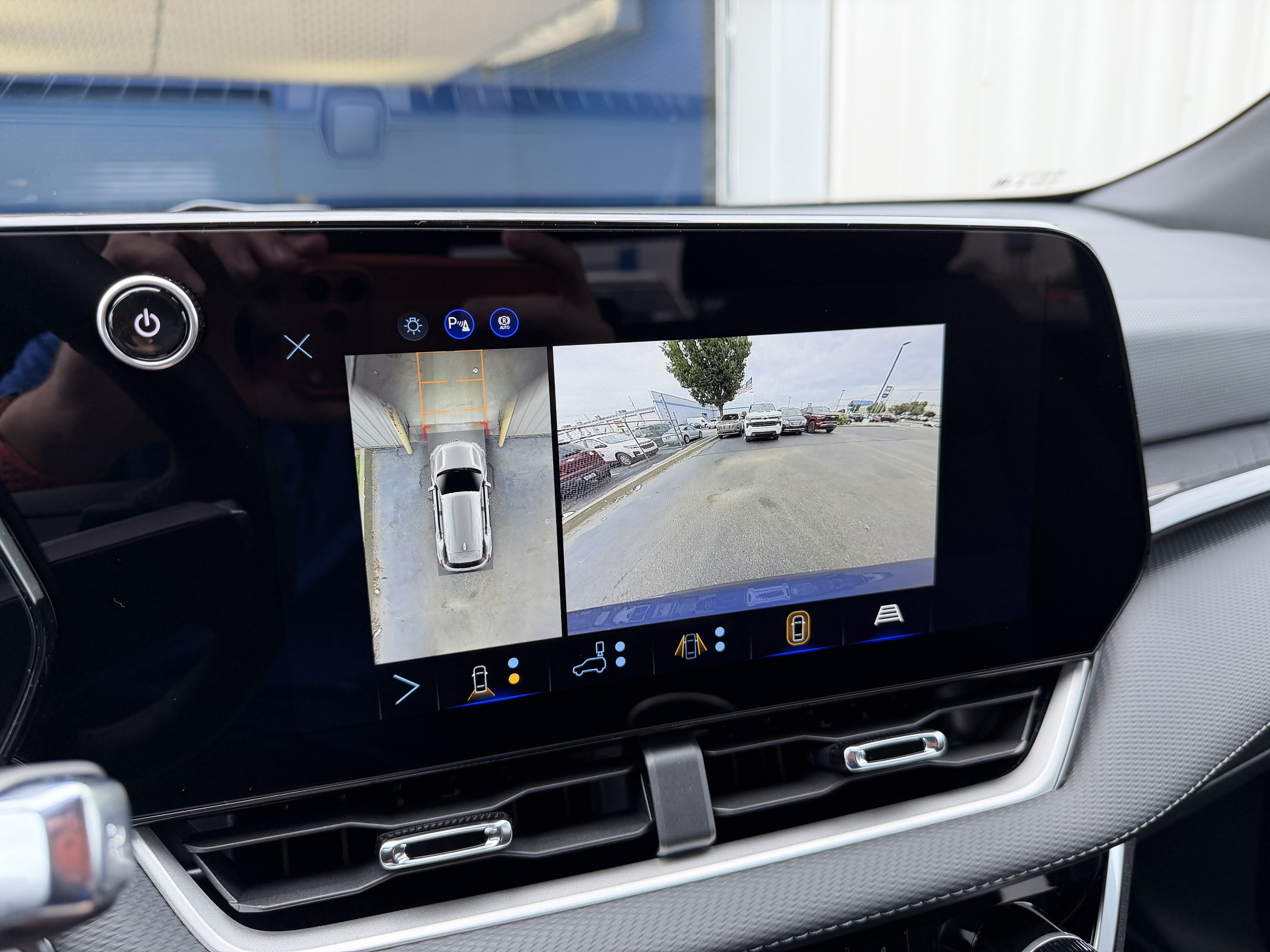 2027 Chevrolet Equinox LT - Photo 20