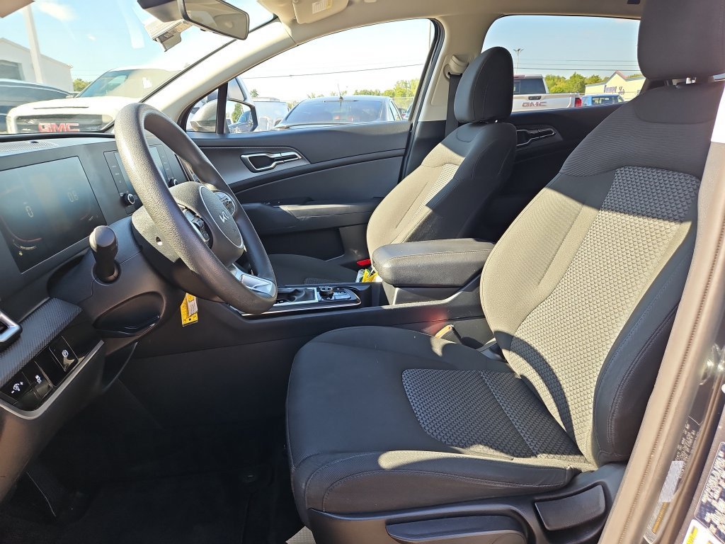 Used 2024 Gravity Gray Kia LX image 16