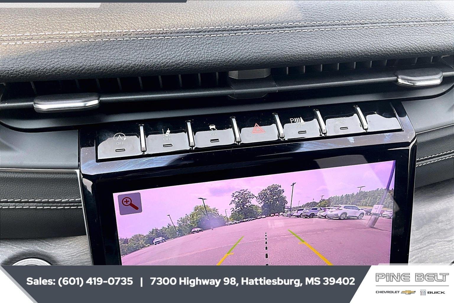 Used 2025 Diamond Black Crystal Pearlcoat Jeep Limited image 23
