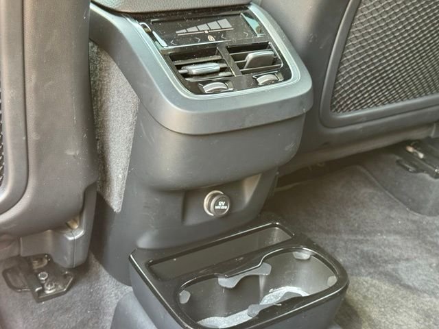 Used 2020 Black Volvo T6 Momentum image 38