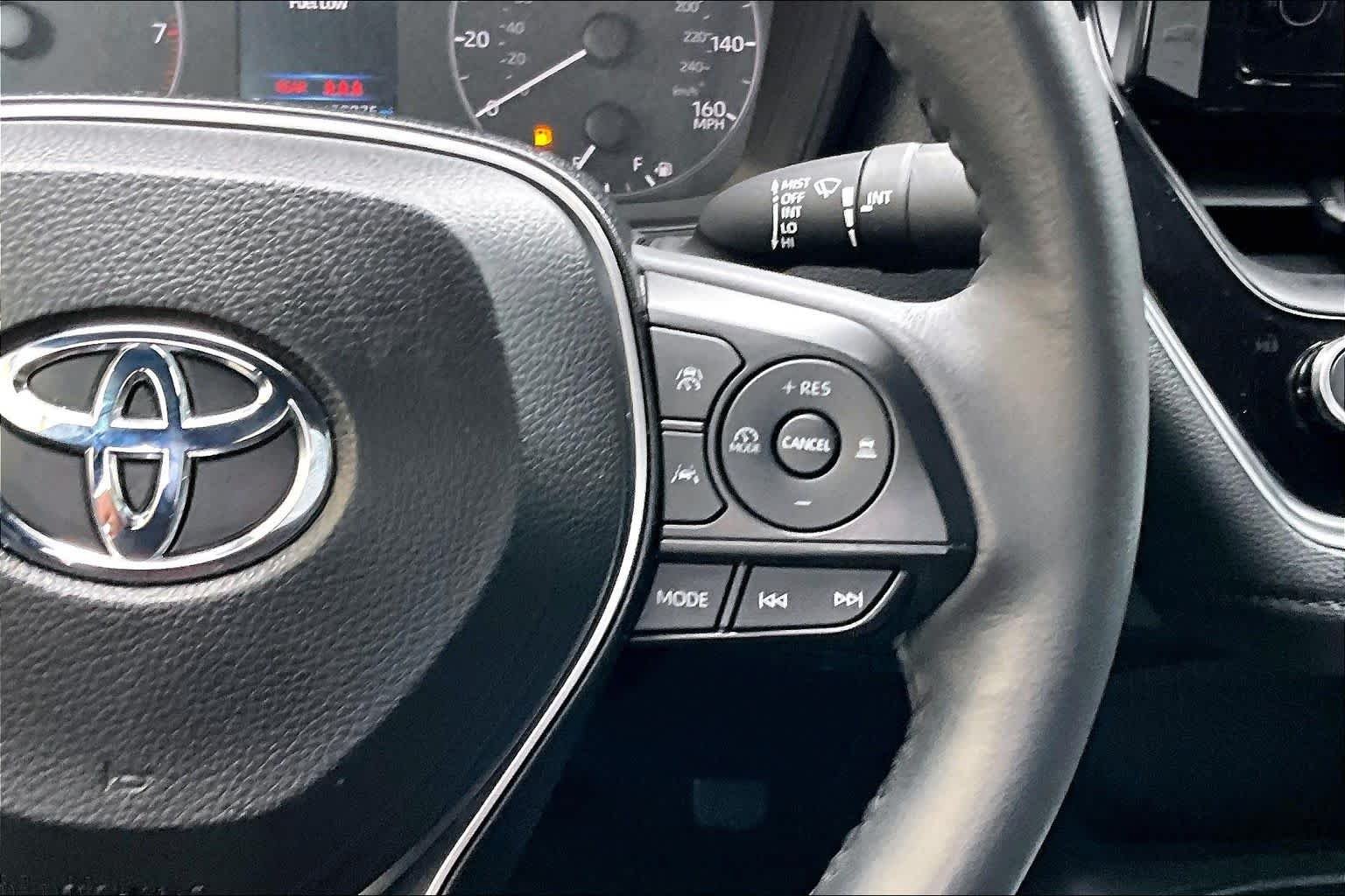 Used 2024 Ice Cap Toyota SE image 25