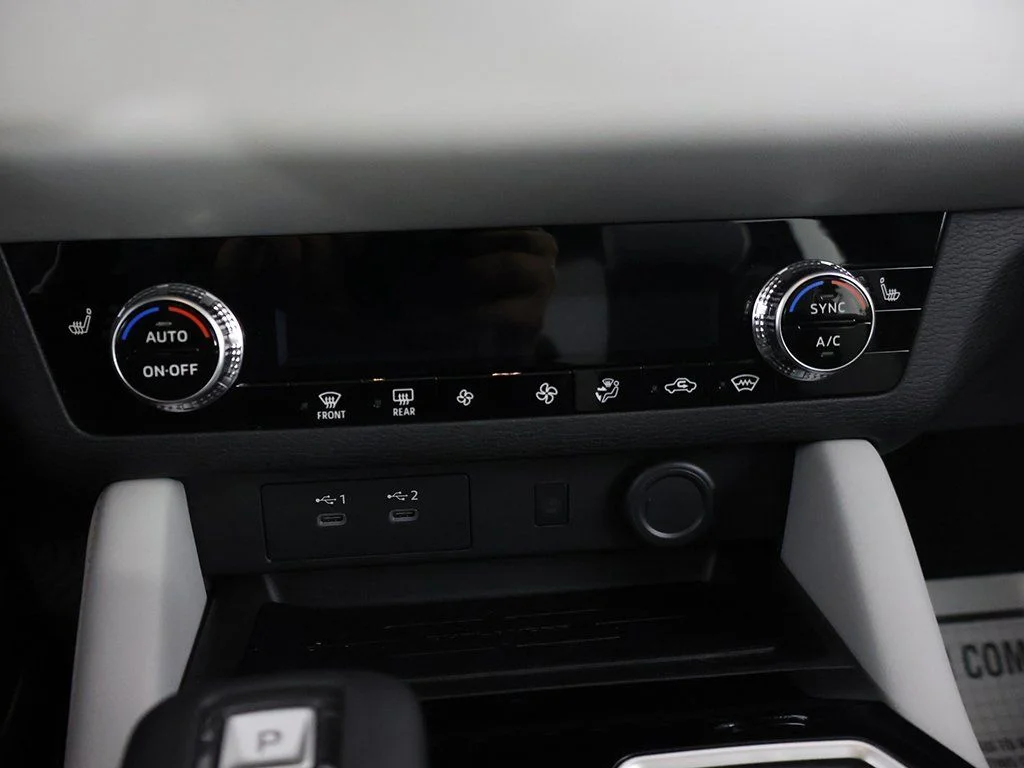 2025 Mitsubishi Outlander SE - Photo 50