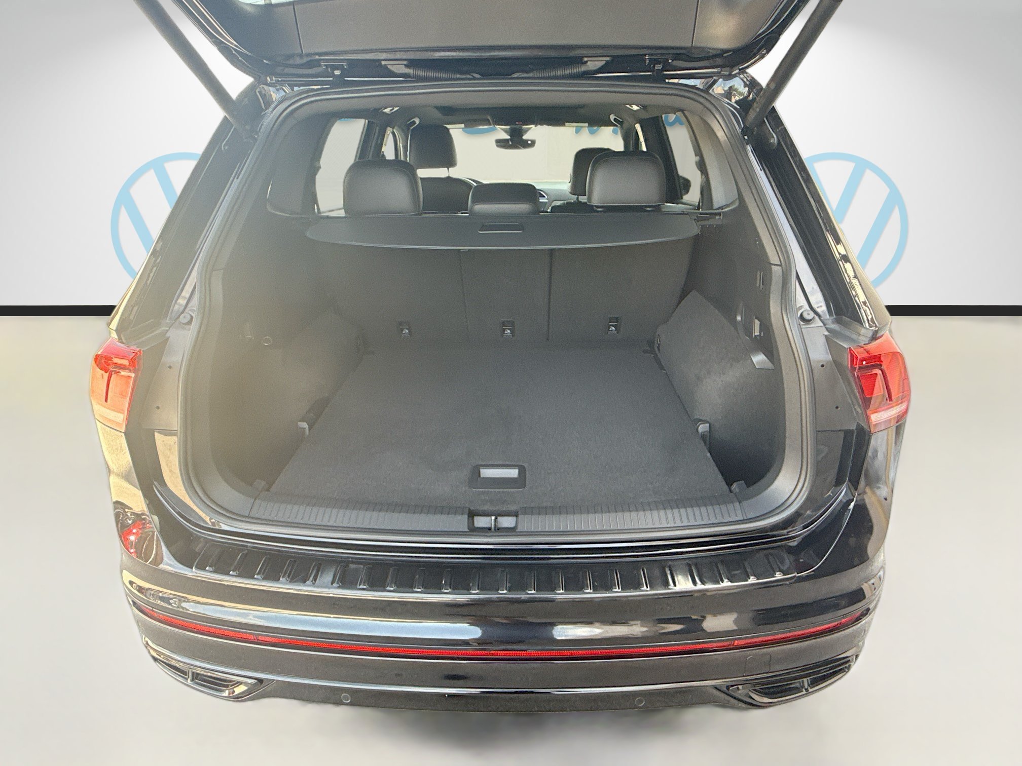 Certified Used 2022  Volkswagen SE R-Line Black image 26
