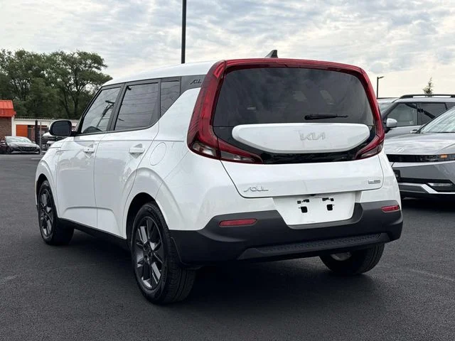 Used 2022 White Kia EX image 6