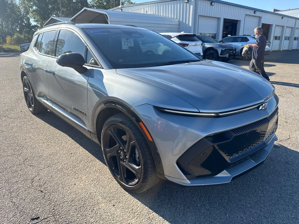 Used 2024 Gray Chevrolet RS image 7