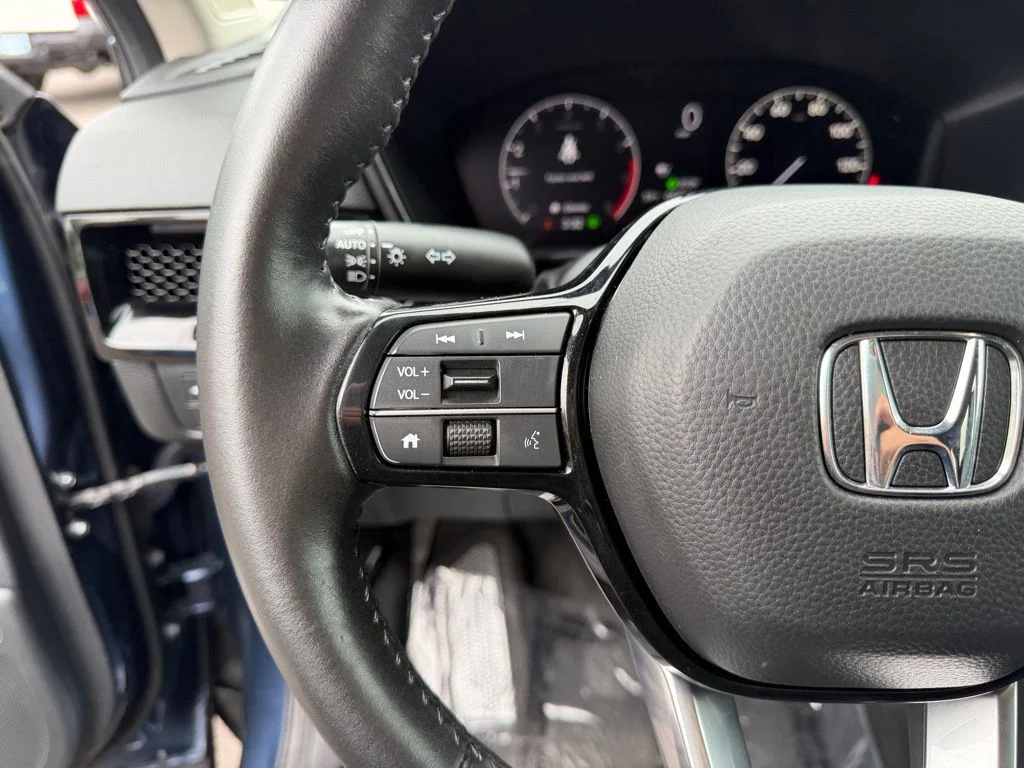 Used 2024 Canyon River Blue Metallic Honda EX-L image 18