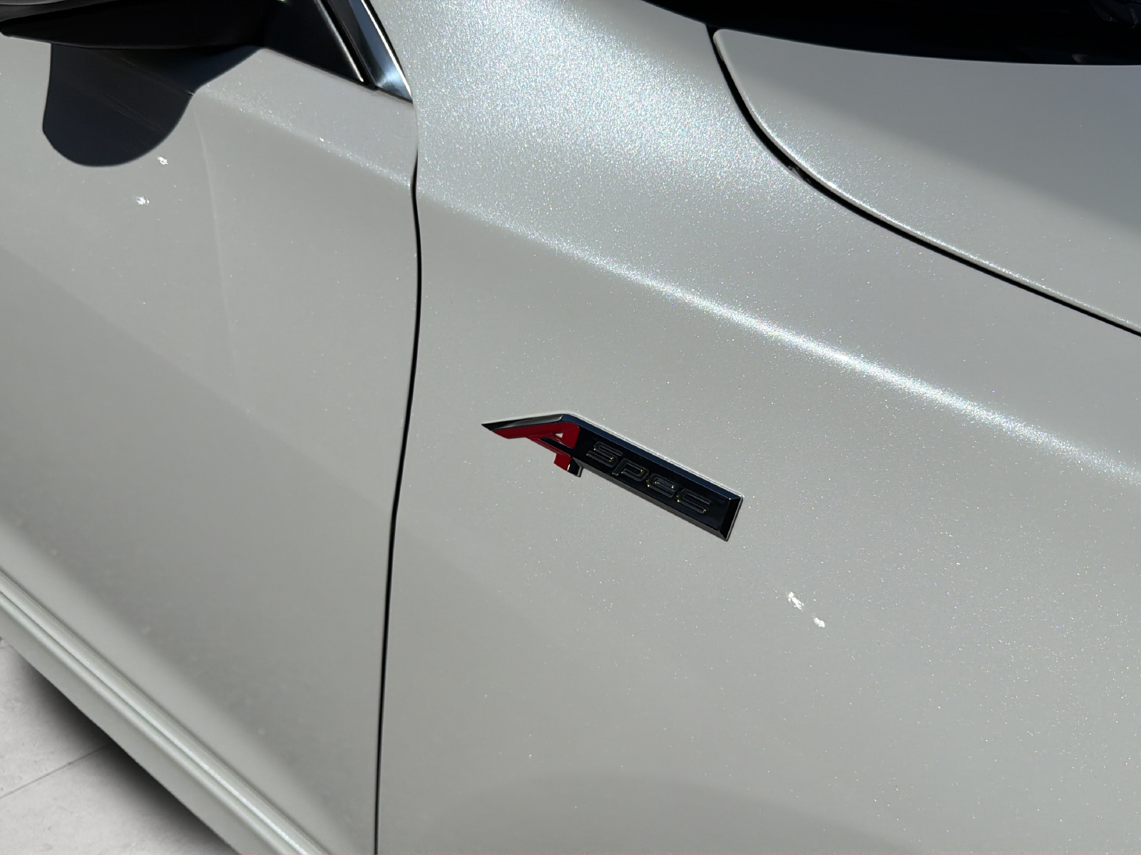 Used 2020 Platinum White Pearl Acura Premium and A-SPEC Packages image 16