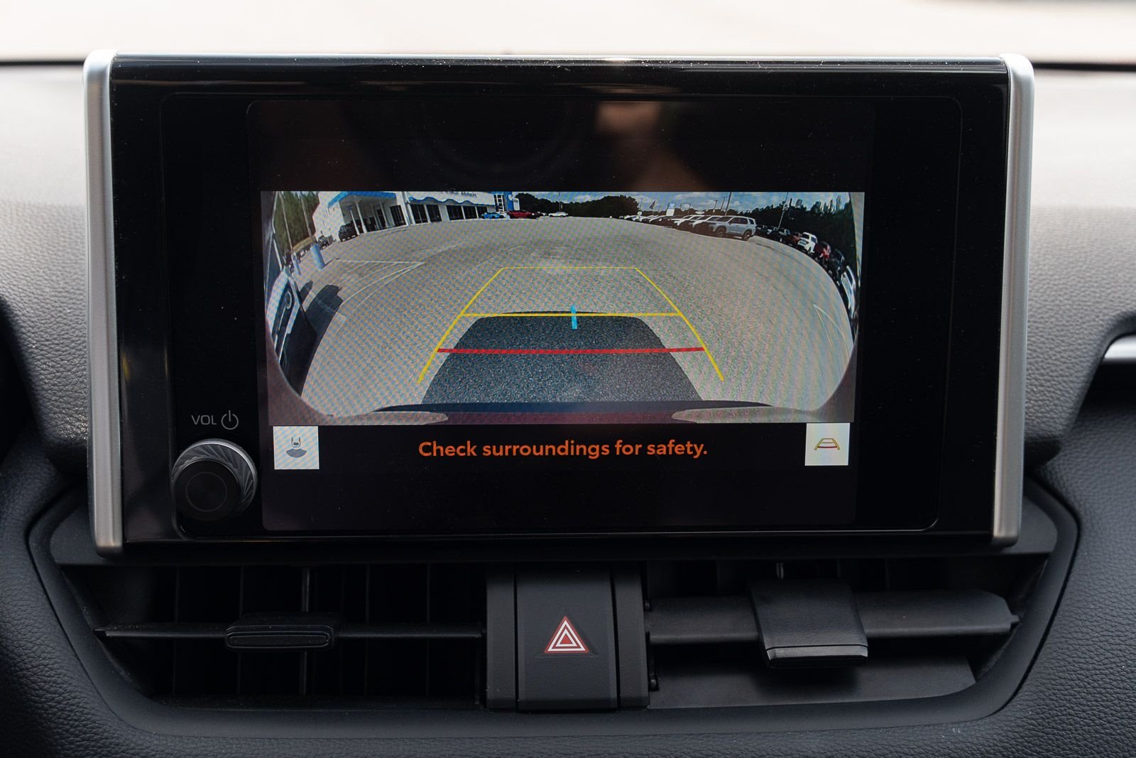 2023 Toyota RAV4 LE - Photo 31