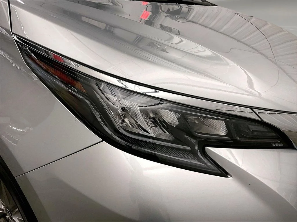 Used 2025 Silver Toyota XLE image 34