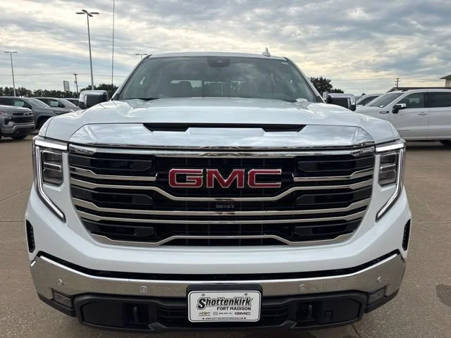 2026 GMC Sierra 1500 SLT - Photo 10