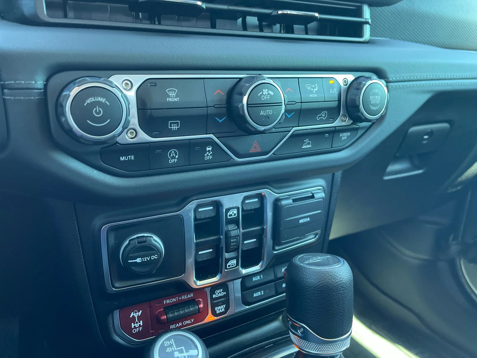 Used 2025 Gray Jeep Rubicon image 21