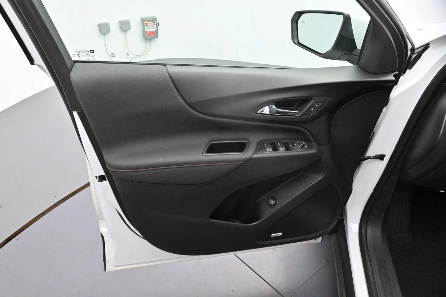Used 2024 Summit White Chevrolet RS image 9