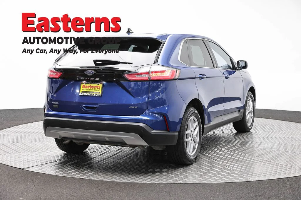 Used 2023 Blue Ford SEL image 5