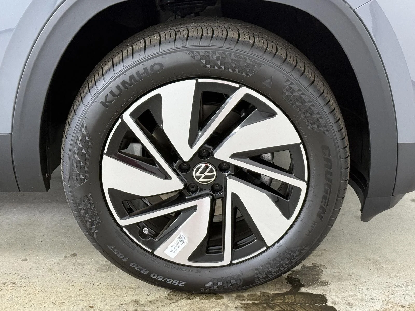 New 2026 Pure Gray Volkswagen 2.0T SE w/Technology image 13