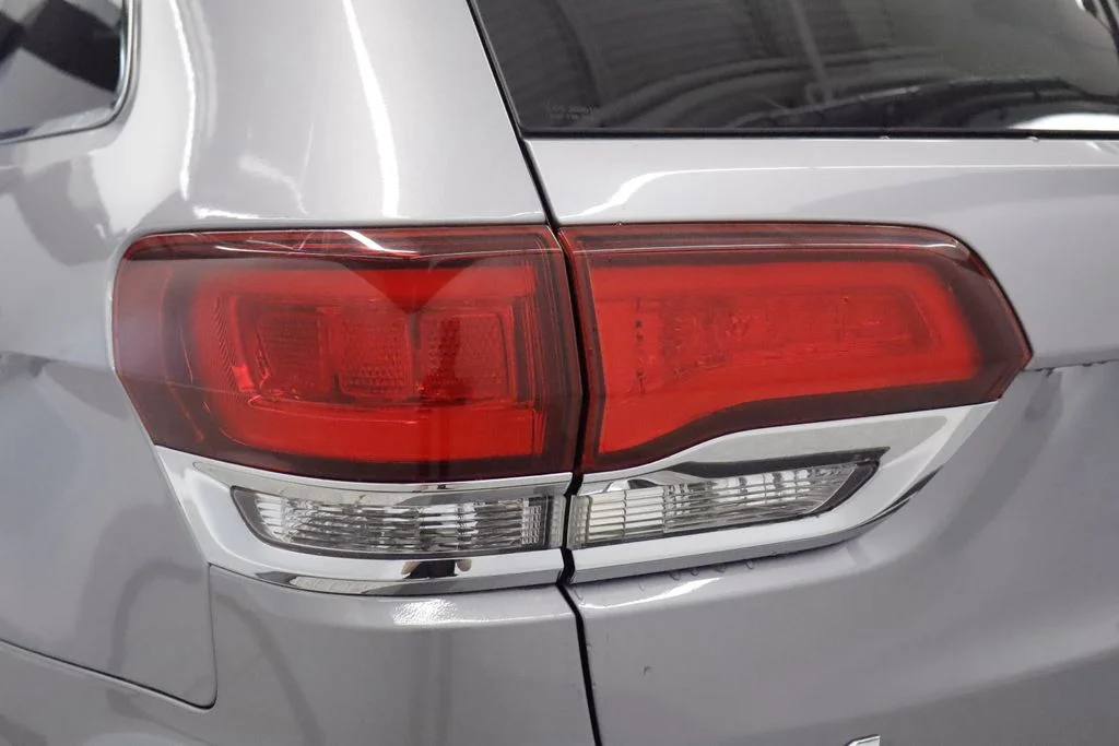 Certified Used 2020 Silver Jeep Limited image 10