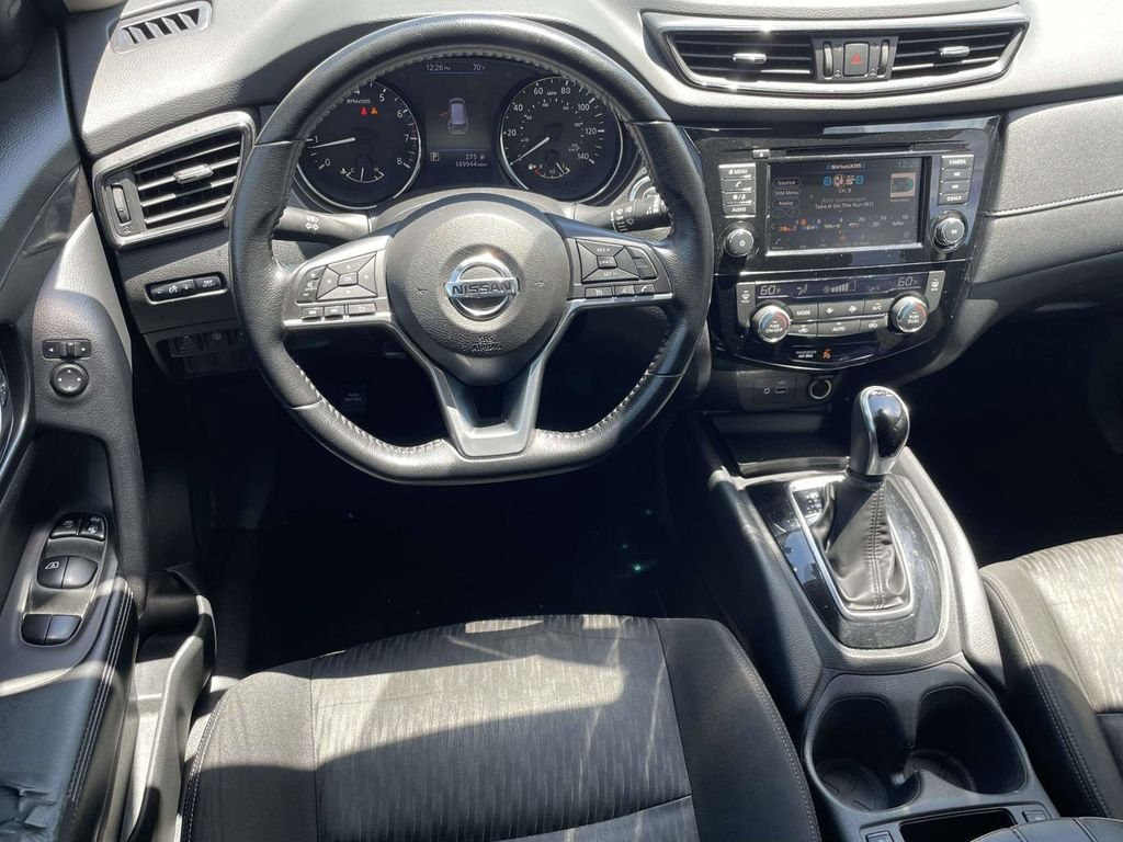 Used 2020 Gray Nissan SV image 9