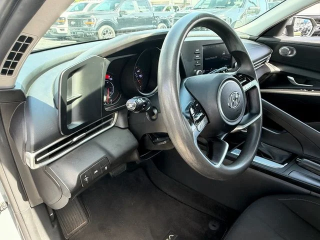Used 2022 Gray Hyundai SEL image 10