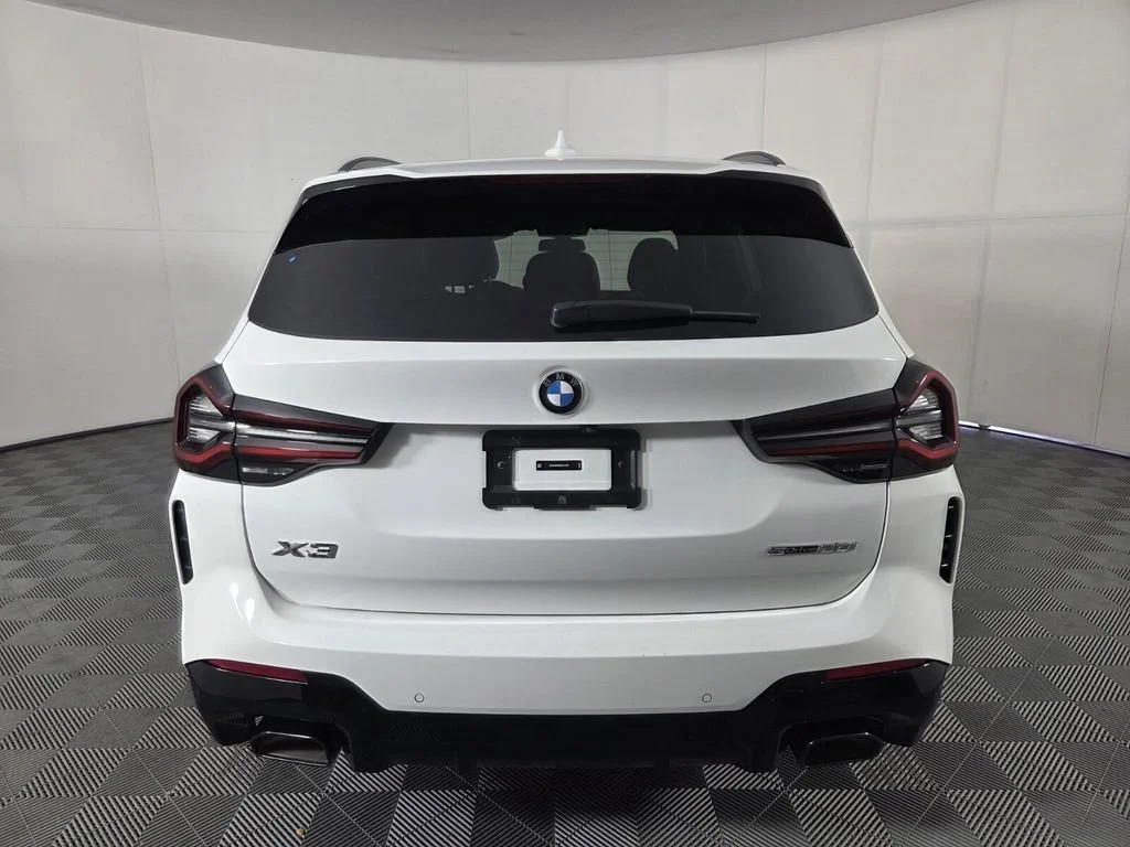 Used 2024 Alpine White BMW sDrive30i image 6