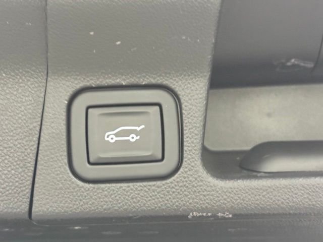 Used 2021 Blue GMC SLE image 9