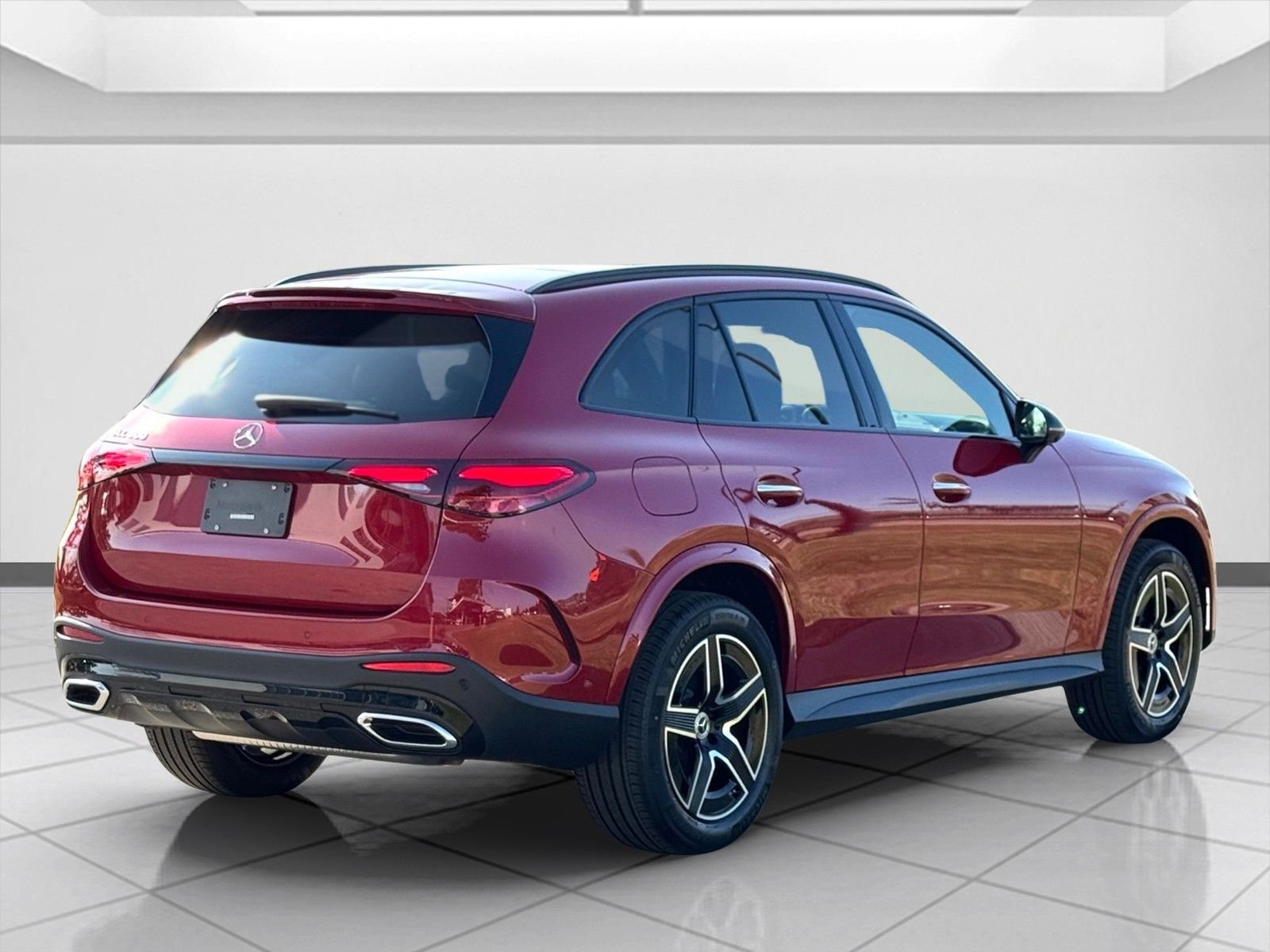 New 2026 MANUFAKTUR Patagonia Red Metallic Mercedes-Benz GLC 300 image 3
