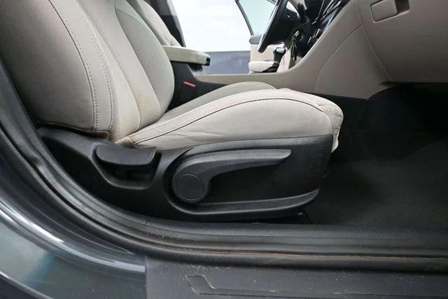 Used 2016 Green Kia LX image 37