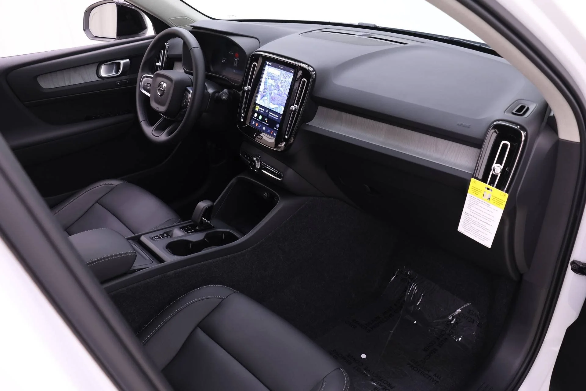 2026 Volvo XC40 Core - Photo 23