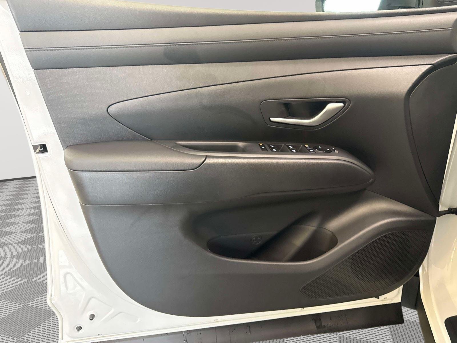 New 2025 Creamy White Pearl Hyundai SEL image 18
