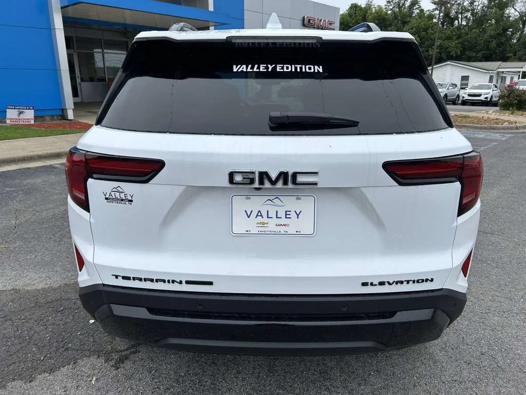New 2027 Summit White GMC Elevation image 5