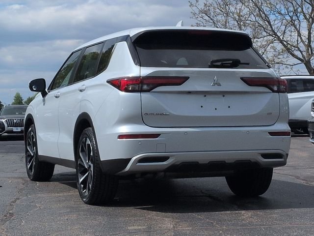 Used 2023  Mitsubishi SE Black Edition image 5