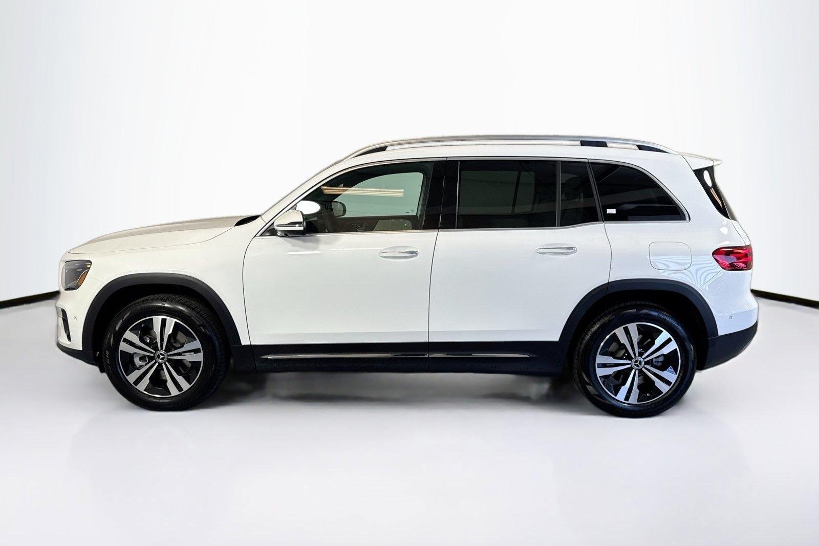 New 2026 Polar White Mercedes-Benz GLB 250 image 8
